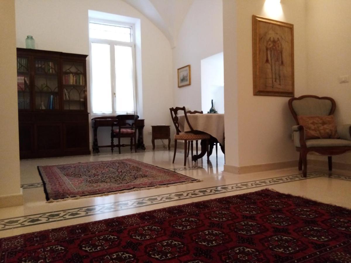 Bed and Breakfast Dimora Storica Le Perle Лечче Экстерьер фото